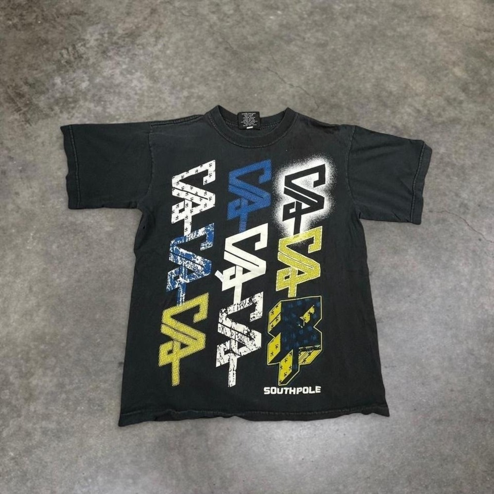 Southpole multicolor stacked logo graphic t-shirt Bold all-over Southpole